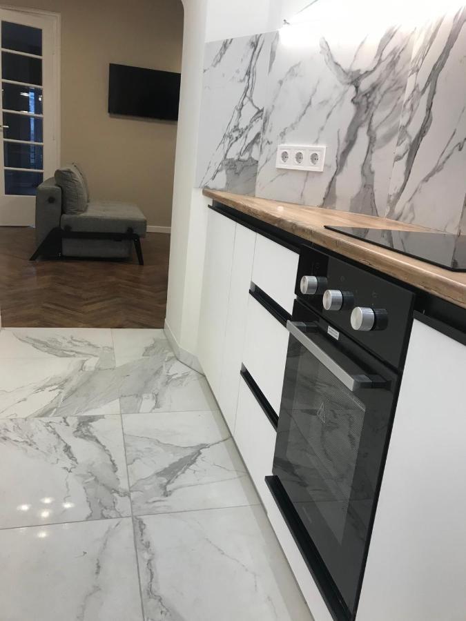на вул кобилянської з балконом Apartment *