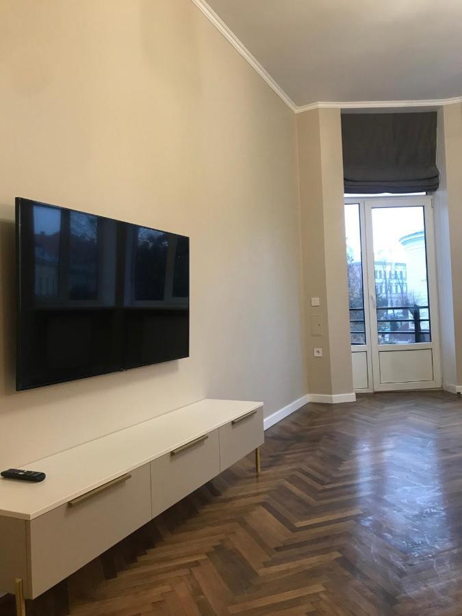 на вул кобилянської з балконом Apartment