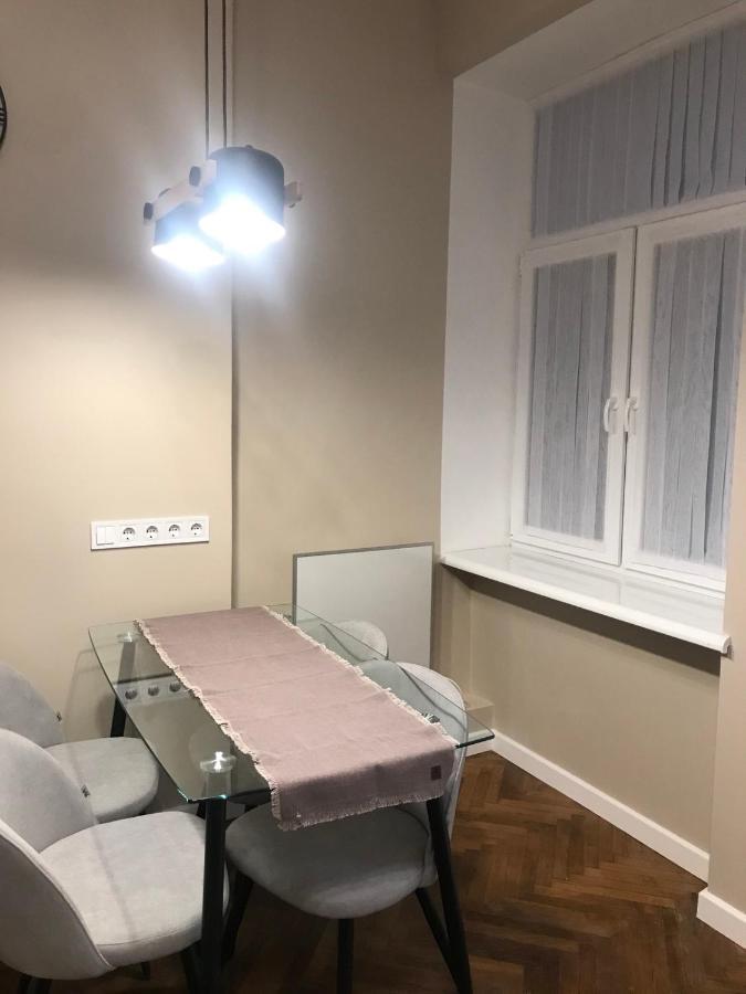 на вул кобилянської з балконом Apartment