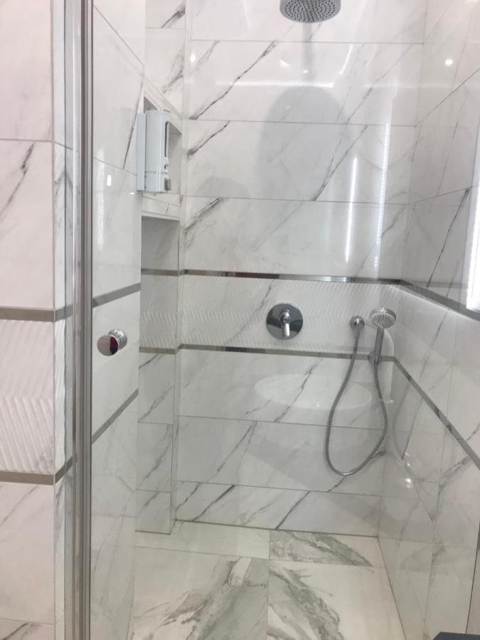 на вул кобилянської з балконом